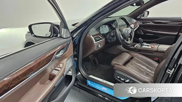 BMW 7 Series (G11) 2018 Черный из Кореи, фото 2