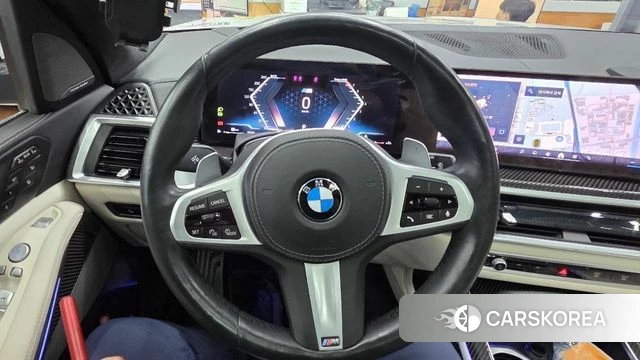 BMW X7 (G07) 2025 Белый из Кореи, фото 2
