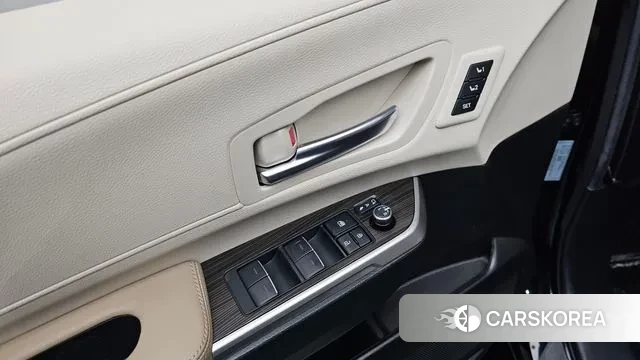 Toyota Sienna 4th Generation 2024 Черный из Кореи, фото 2