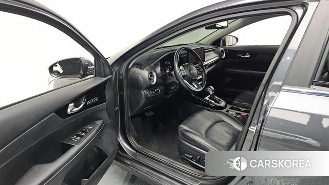 Kia The New K3 2nd generation 2022 Серый из Кореи, фото 2