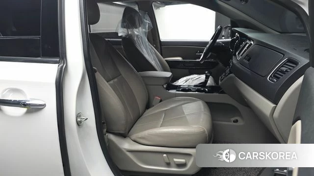 Kia The New Carnival 2019 Белый из Кореи, фото 2