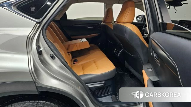 Lexus NX300h 2018 Серый из Кореи, фото 2