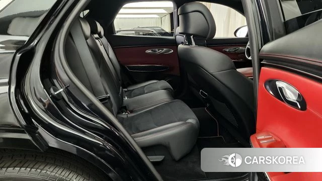Genesis GV70 2021 Черный из Кореи, фото 2