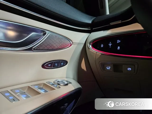 Genesis GV70 2022 Жемчужный цвет из Кореи, фото 2
