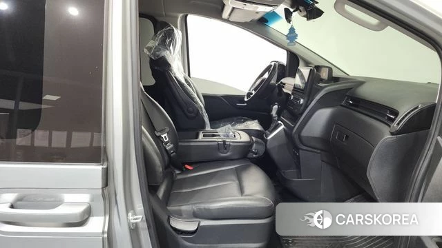 Hyundai Staria 2022 Серебряный из Кореи, фото 2