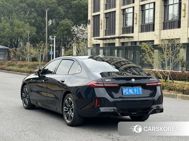 BMW 5 series 2024 Черный из Китая, фото 2
