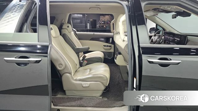 Kia Carnival 4th generation 2021 Черный из Кореи, фото 2