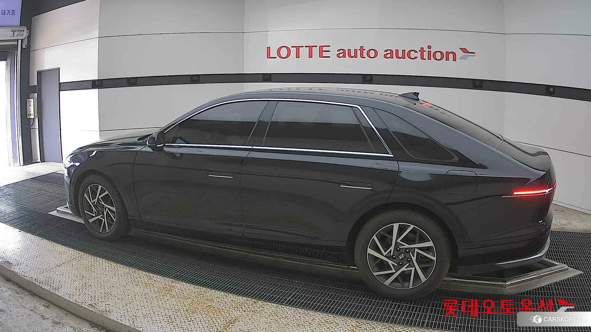 Hyundai Grandeur 2023 Abyss Black Pearl из Кореи, фото 2