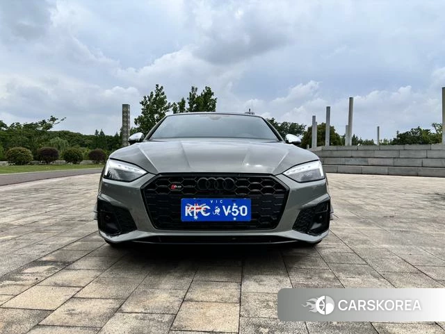 Audi S5 2023 Серебристо-серый из Китая, фото 2