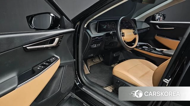 Kia EV6 2023 Черный из Кореи, фото 2