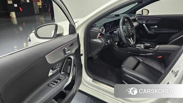 Mercedes-Benz A-Class W177 2023 Белый из Кореи, фото 2