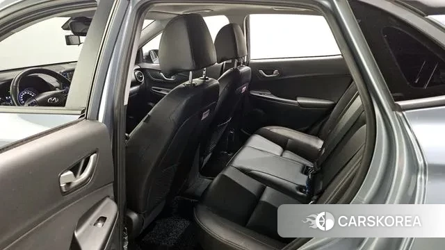 Hyundai Kona 2018 Светло-серебряный цвет из Кореи, фото 2