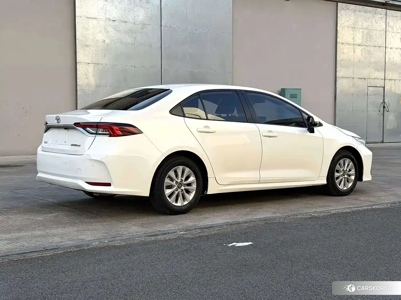Toyota Corolla 2024 Белый из Китая, фото 3