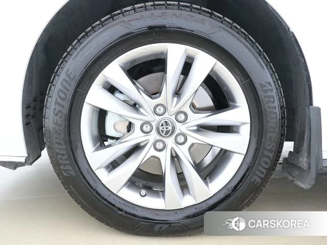 Toyota Saina 2022 Белый из Китая, фото 2
