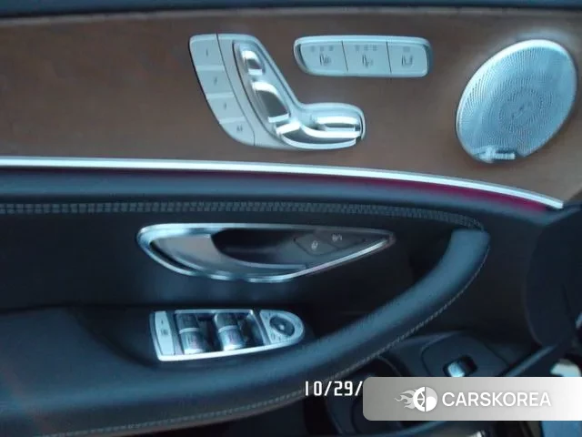 Mercedes-Benz E-Class W213 2018 Черный из Кореи, фото 2