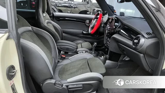 Mini Cooper S 2021 Жемчужный цвет из Кореи, фото 2