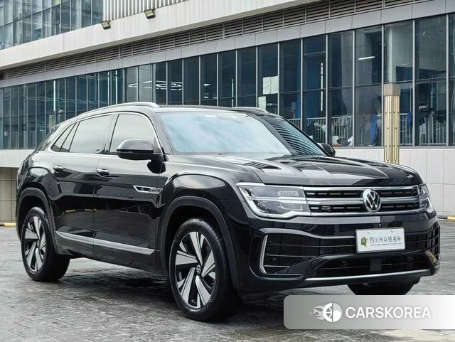 Volkswagen Tourang 2024 Черный из Китая, фото 2