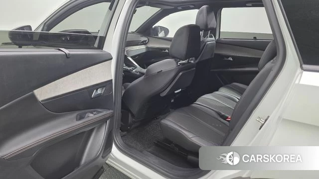 Peugeot 5008 second generation 2022 Белый из Кореи, фото 2