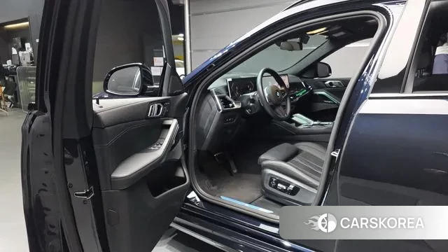 BMW X6 (G06) 2025 Черный из Кореи, фото 2