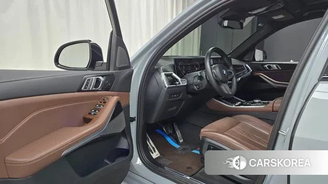 BMW X5 (G05) 2023 Серебристо-серый из Кореи, фото 2