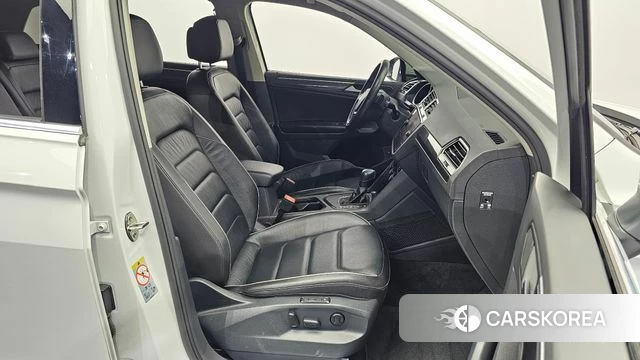 Volkswagen Tiguan second Generation 2019 Белый из Кореи, фото 2