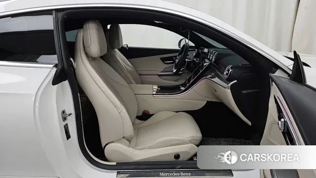 Mercedes-Benz CLE-Class C236 2024 Белый из Кореи, фото 2