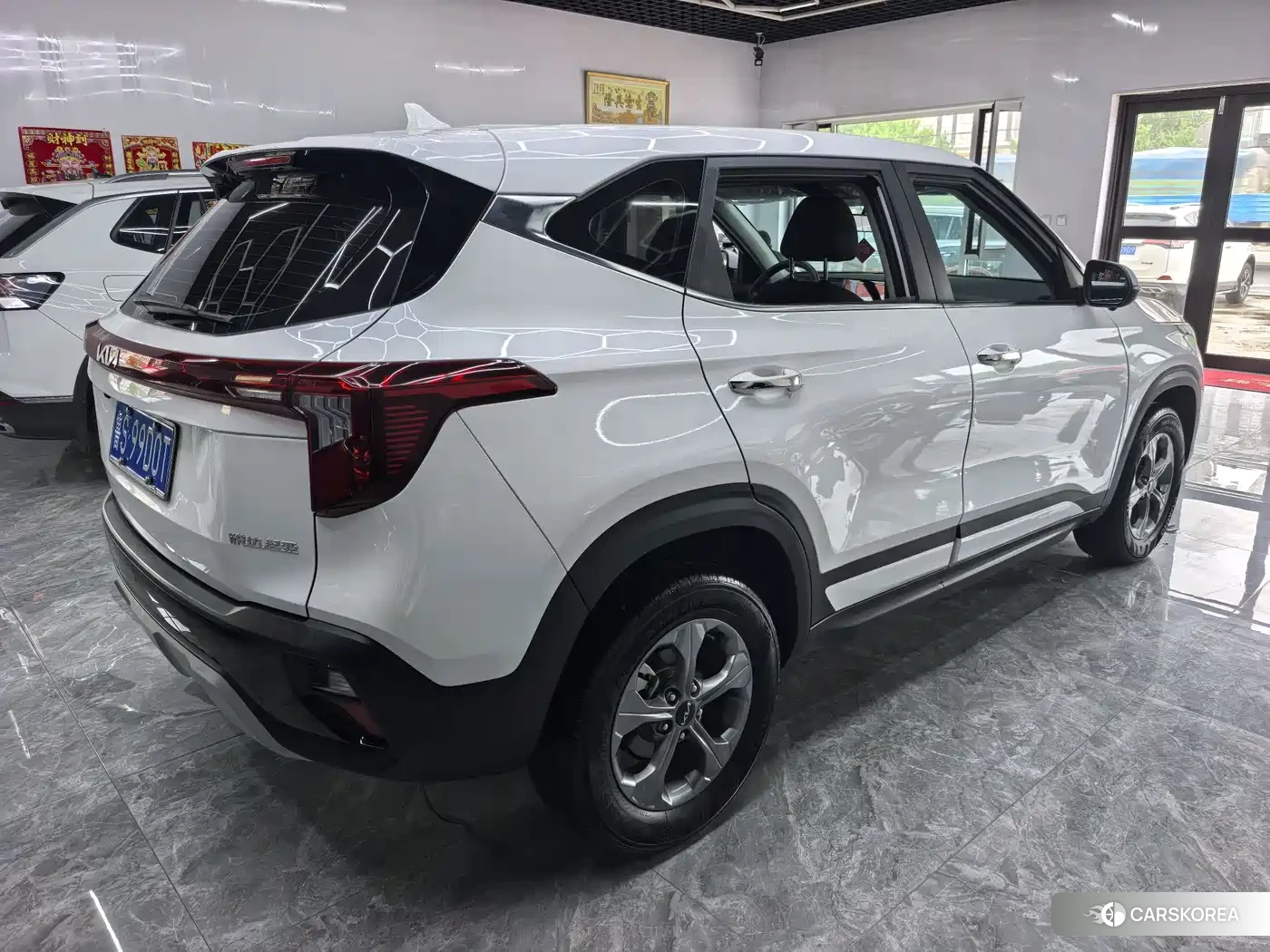 Kia Seltos 2023 Белый из Китая, фото 2