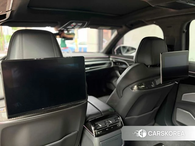 Audi S8 (D5) 2022 Черный из Кореи, фото 2