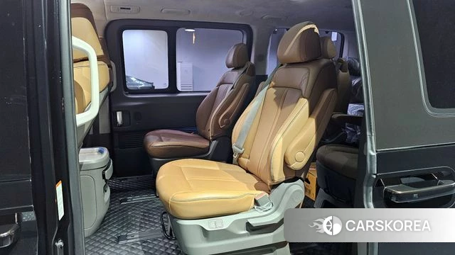 Hyundai Staria 2021 Черный из Кореи, фото 2