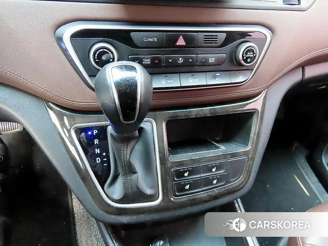 Hyundai The New Grand Starex 2018 Белый из Кореи, фото 2