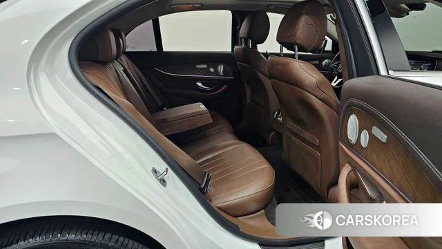 Mercedes-Benz E-Class W213 2020 Белый из Кореи, фото 2