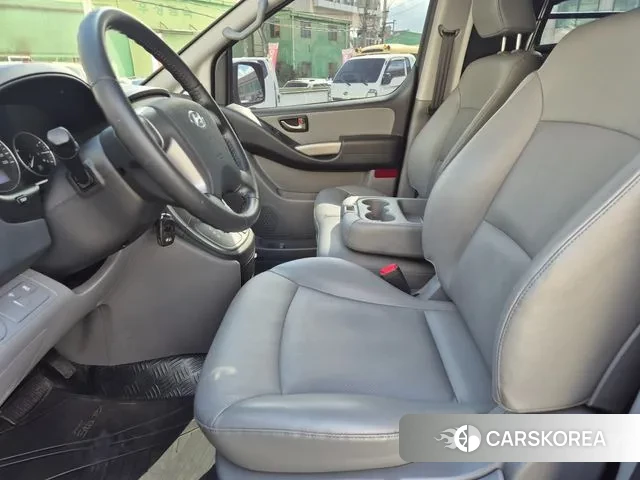 Hyundai The New Grand Starex 2021 Черный из Кореи, фото 2