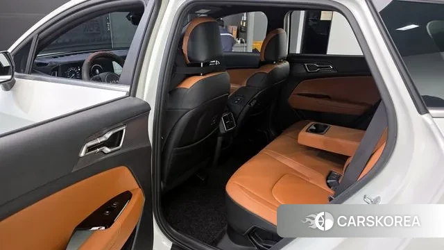 Kia Sportage 5th Generation Hybrid 2024 Белый из Кореи, фото 2