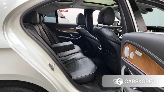 Mercedes-Benz E-Class W213 2019 Белый из Кореи, фото 2