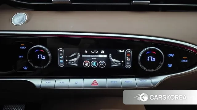 Genesis GV70 2023 Белый из Кореи, фото 2