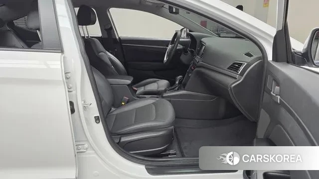 Hyundai Avante AD 2018 Белый из Кореи, фото 2