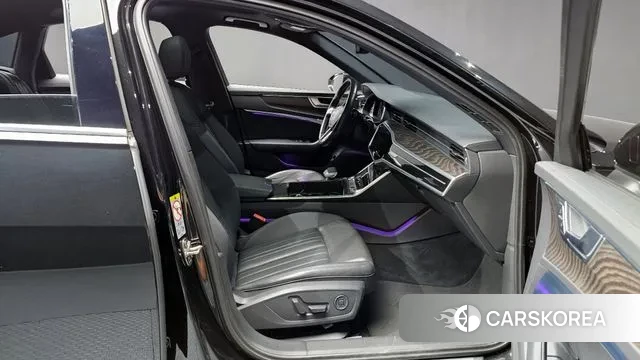 Audi A6 (C8) 2020 Черный из Кореи, фото 2