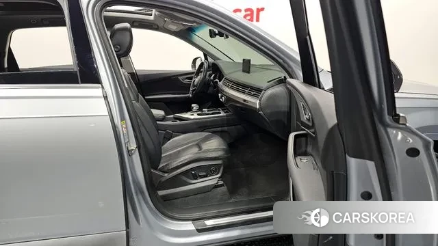 Audi Q7 (4M) 2019 Серебряный из Кореи, фото 2