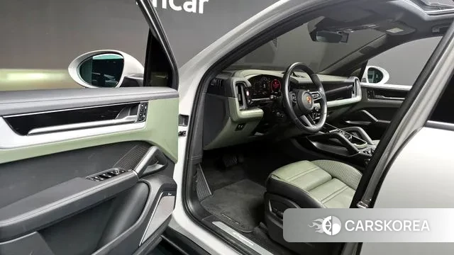 Porsche Cayenne (PO536) 2024 Серебристо-серый из Кореи, фото 2