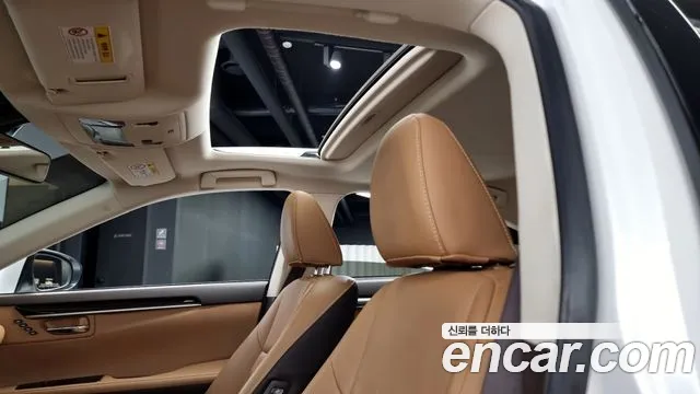 Lexus New ES300h id 2676249 из Кореи 2