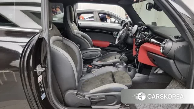 Mini Cooper S 2021 Черный из Кореи, фото 2