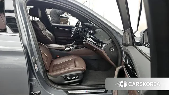 BMW 5 Series (G30) 2022 Серый из Кореи, фото 2