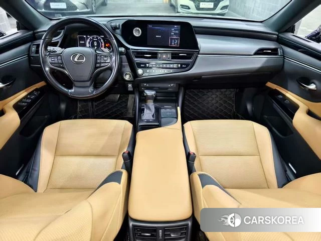 Lexus ES 2022 Серебристо-серый из Китая, фото 2