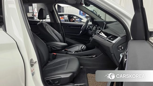 BMW X1 (F48) 2022 Белый из Кореи, фото 2