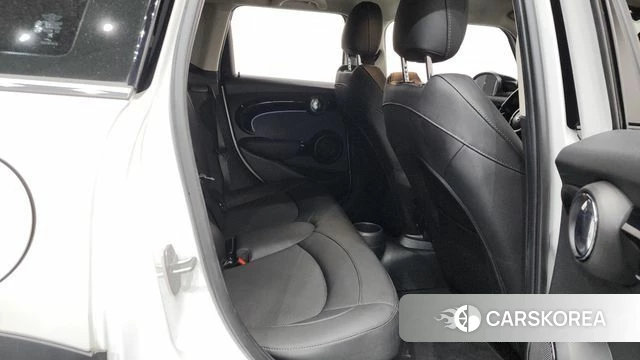Mini Cooper 2023 Белый из Кореи, фото 2