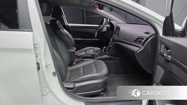 Hyundai Avante AD 2018 Белый из Кореи, фото 2