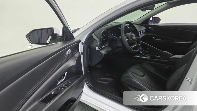 Hyundai The New Avante (CN7) 2023 Белый из Кореи, фото 2