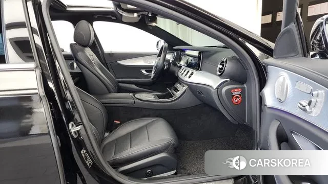 Mercedes-Benz E-Class W213 2021 Черный из Кореи, фото 2