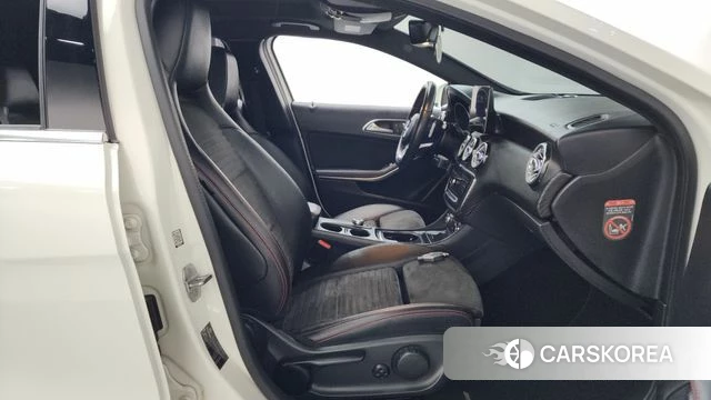 Mercedes-Benz A-Class W176 2018 Белый из Кореи, фото 2