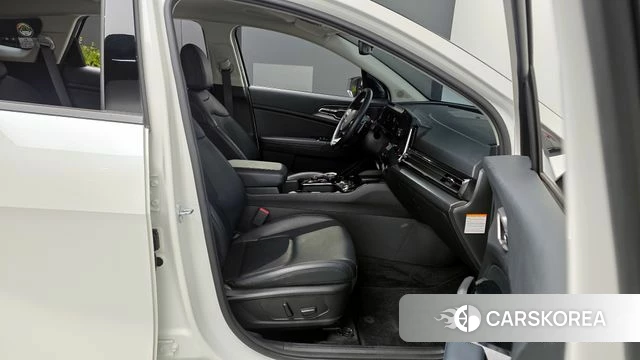 Kia Sportage 5th Generation Hybrid 2023 Белый из Кореи, фото 2